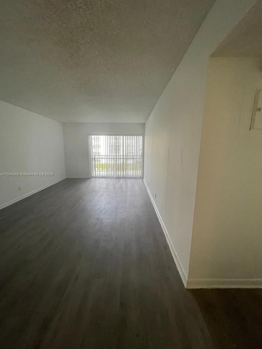 LAKESHORE AT UNIVERSITY P - Residential