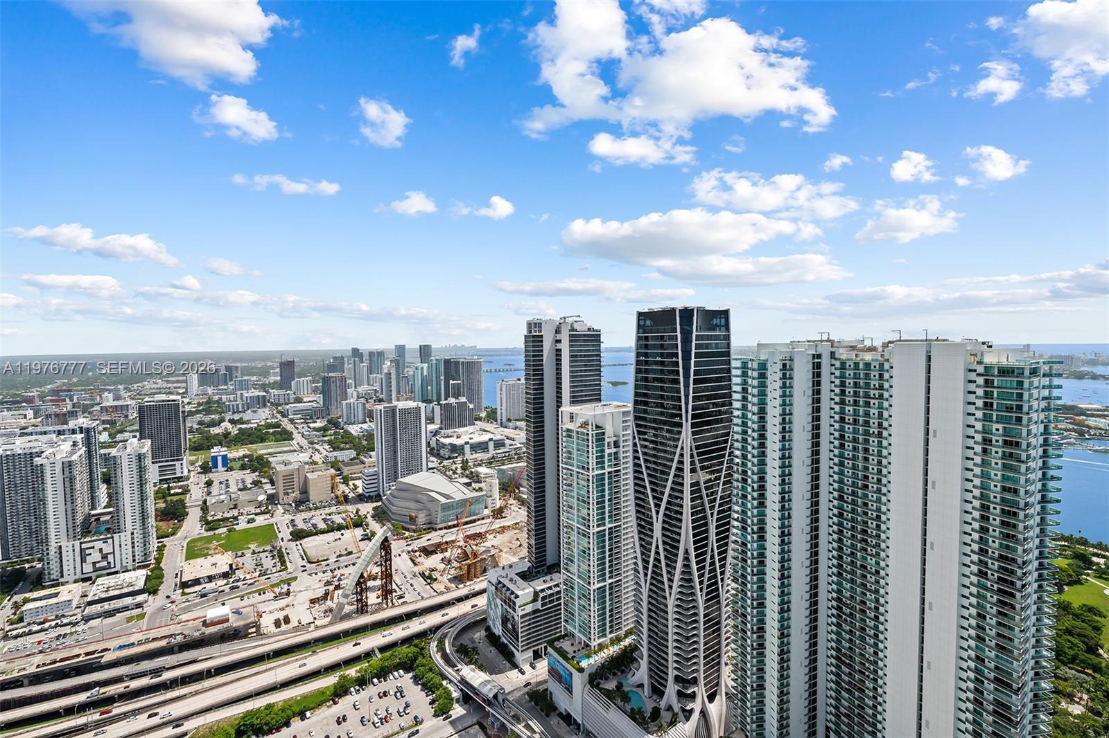 PARAMOUNT MIAMI WORLDCENT - Residential Lease