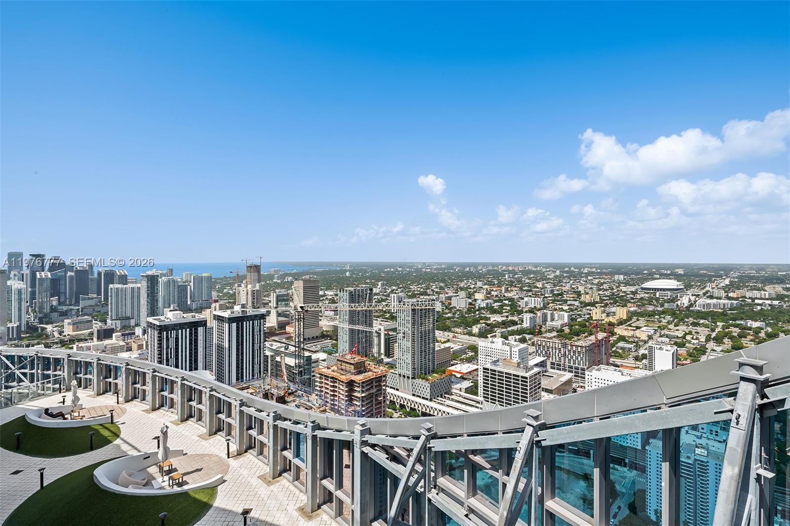 PARAMOUNT MIAMI WORLDCENT - Residential Lease