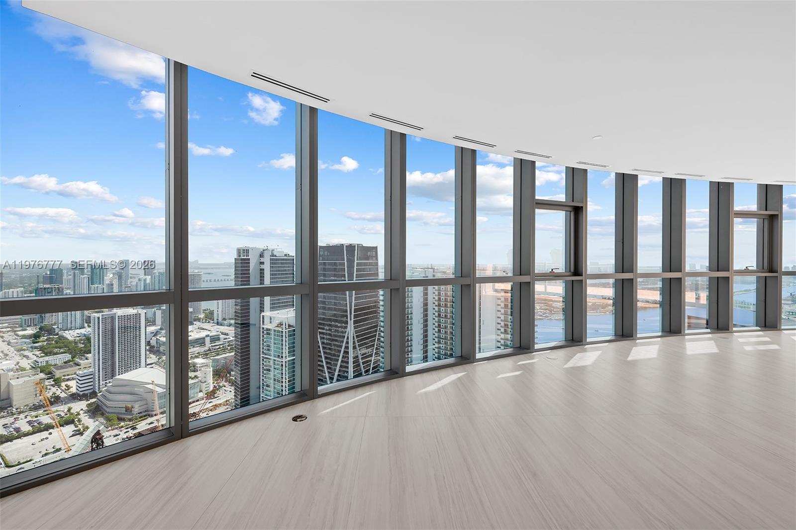 PARAMOUNT MIAMI WORLDCENT - Residential Lease