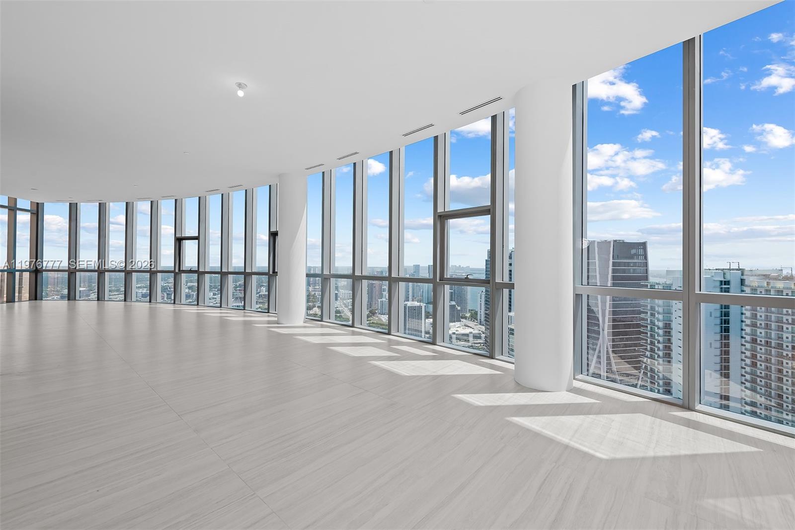 PARAMOUNT MIAMI WORLDCENT - Residential Lease