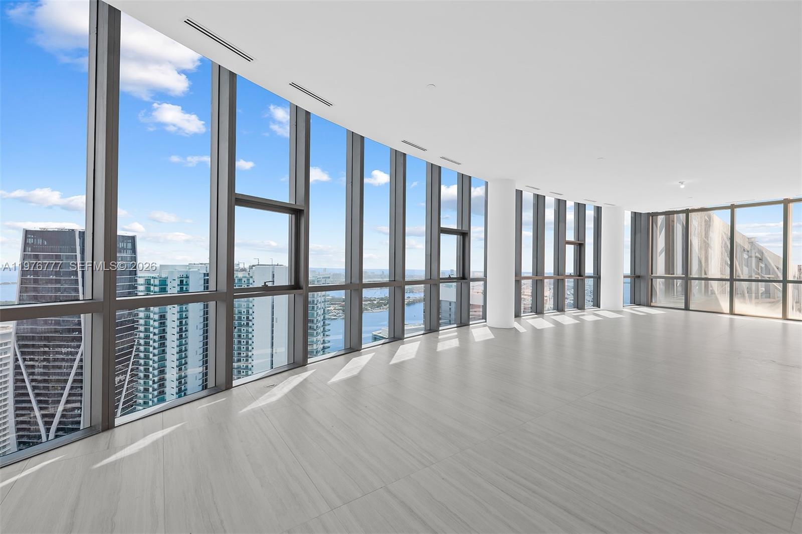 PARAMOUNT MIAMI WORLDCENT - Residential Lease