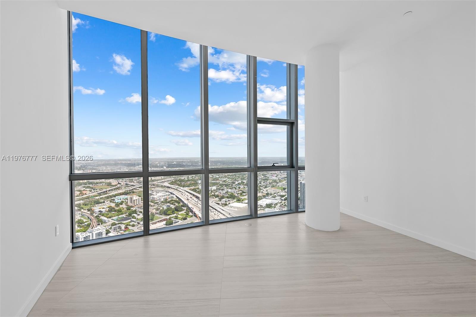 PARAMOUNT MIAMI WORLDCENT - Residential Lease