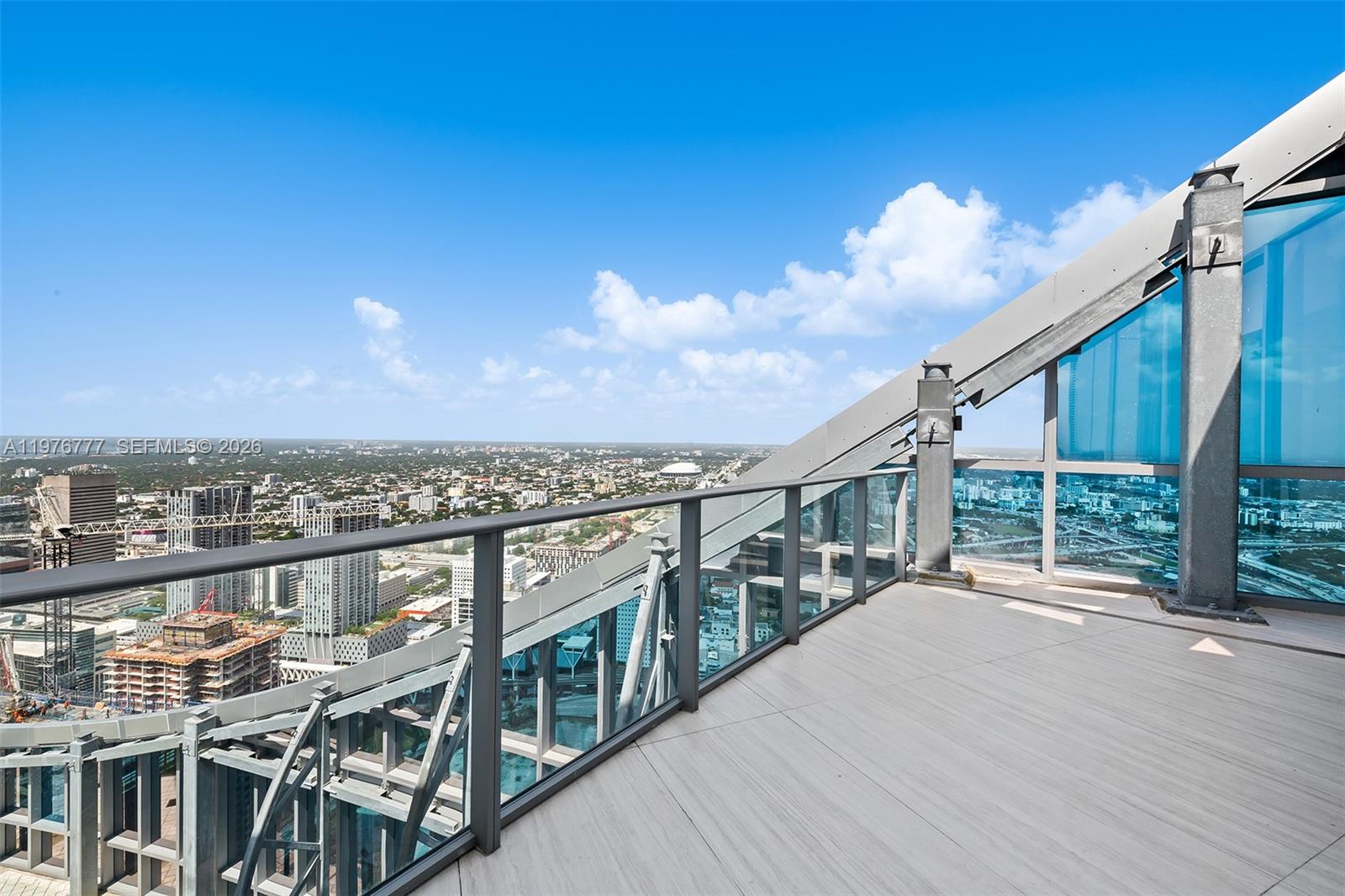 PARAMOUNT MIAMI WORLDCENT - Residential Lease
