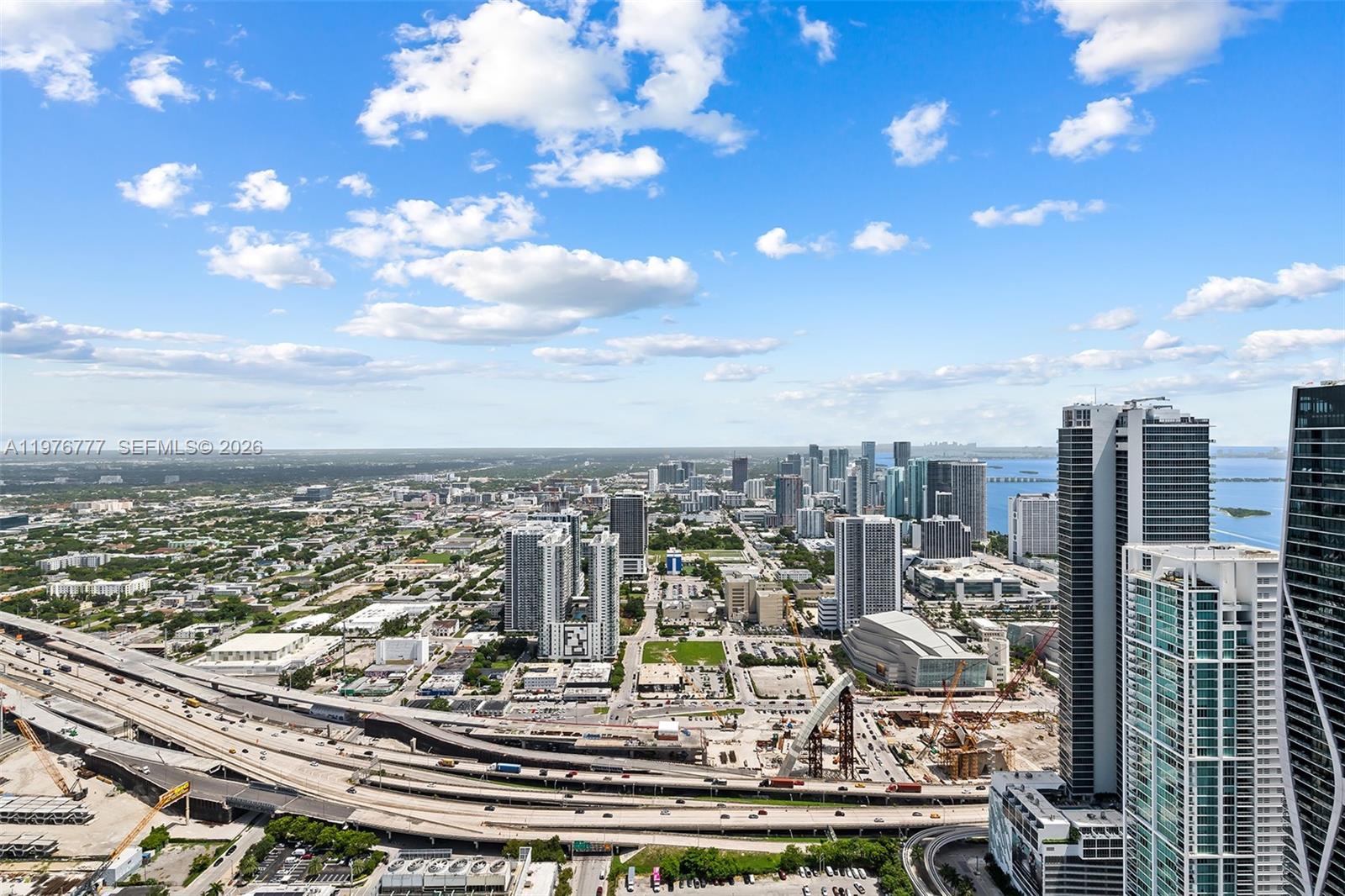 PARAMOUNT MIAMI WORLDCENT - Residential Lease