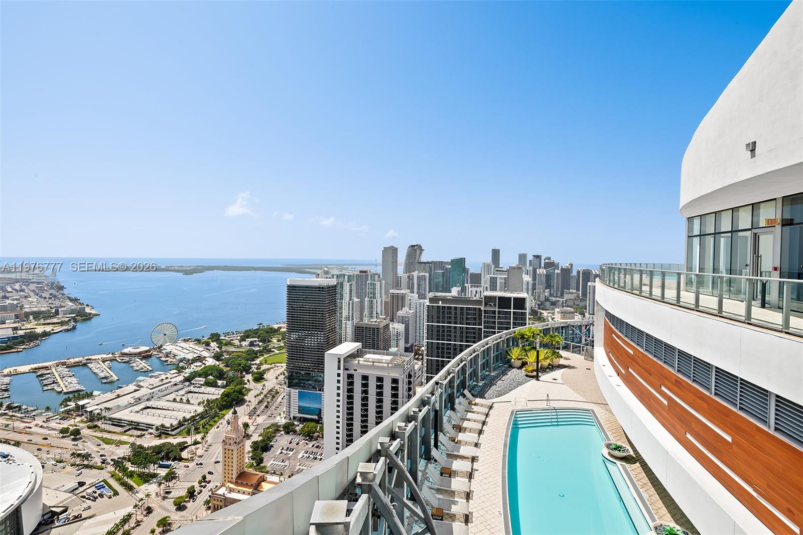 PARAMOUNT MIAMI WORLDCENT - Residential Lease