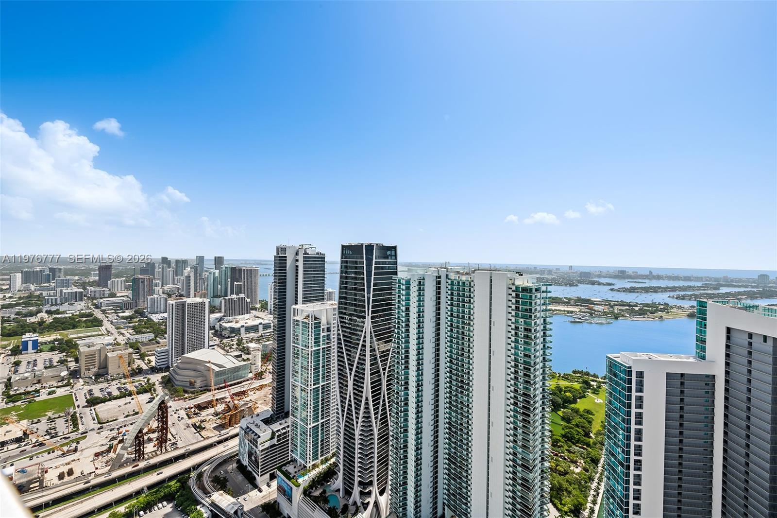 PARAMOUNT MIAMI WORLDCENT - Residential Lease