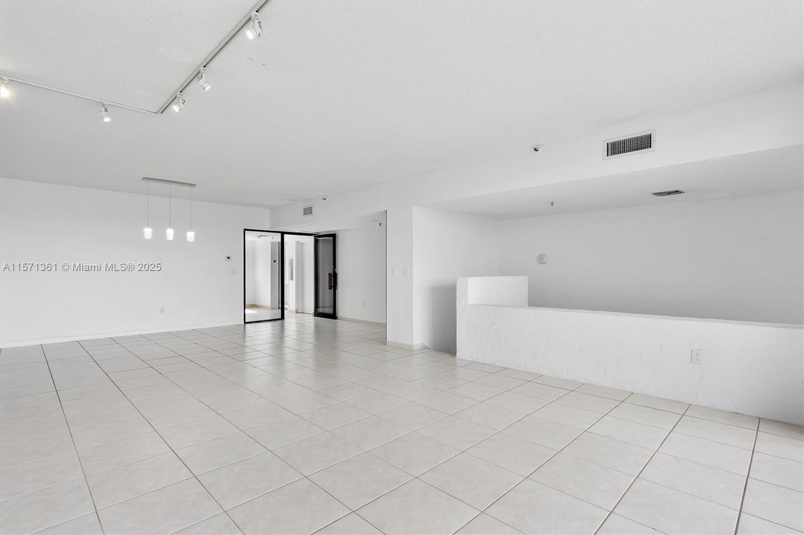 POINCIANA IS YT & RCQ CLU - Residential