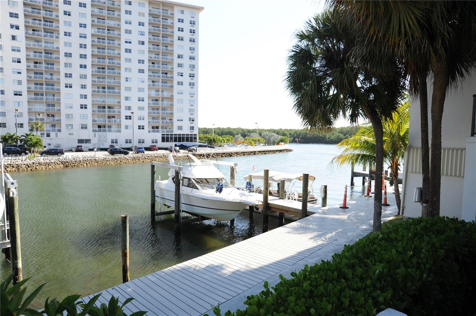 456 Poinciana Dr 1620