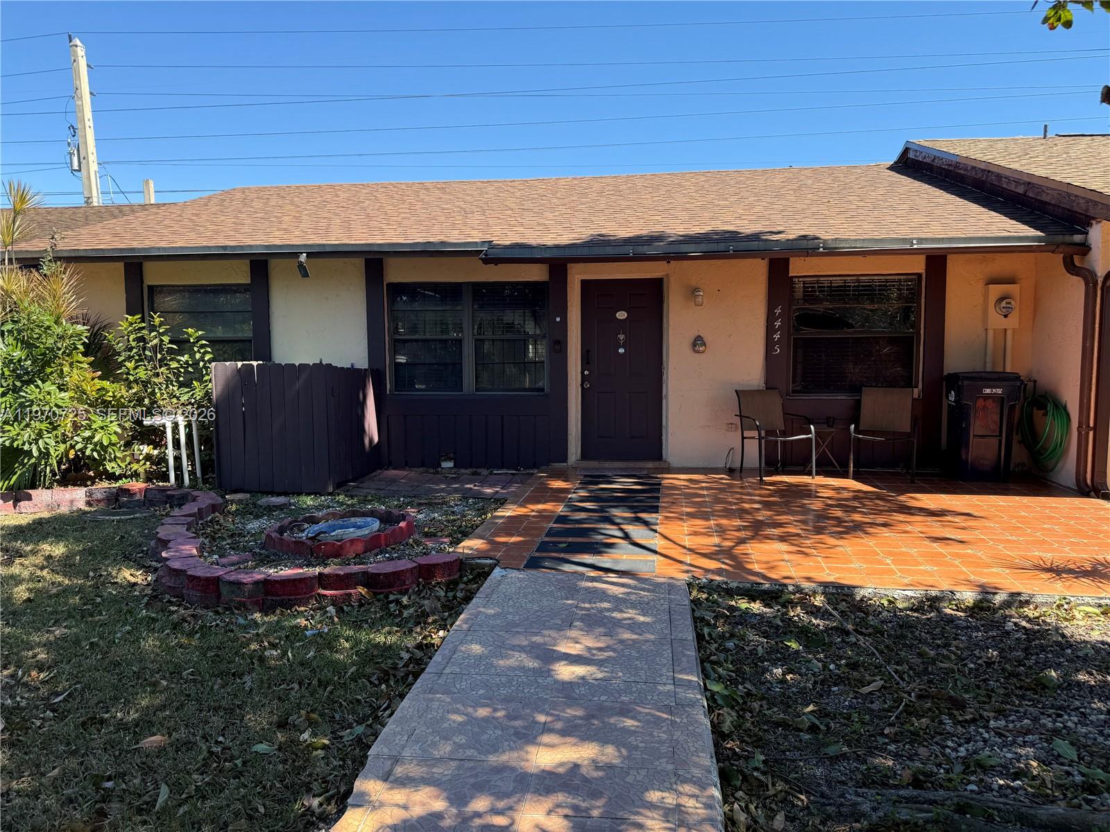 SAN SEBASTIAN TWNHSES - Residential