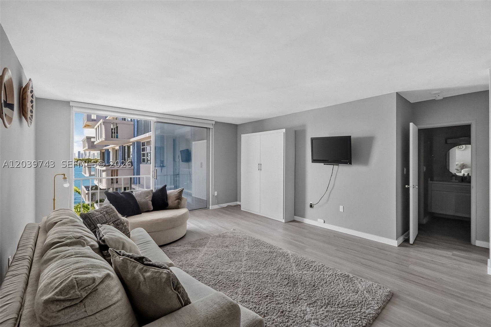 800 West Ave 533
