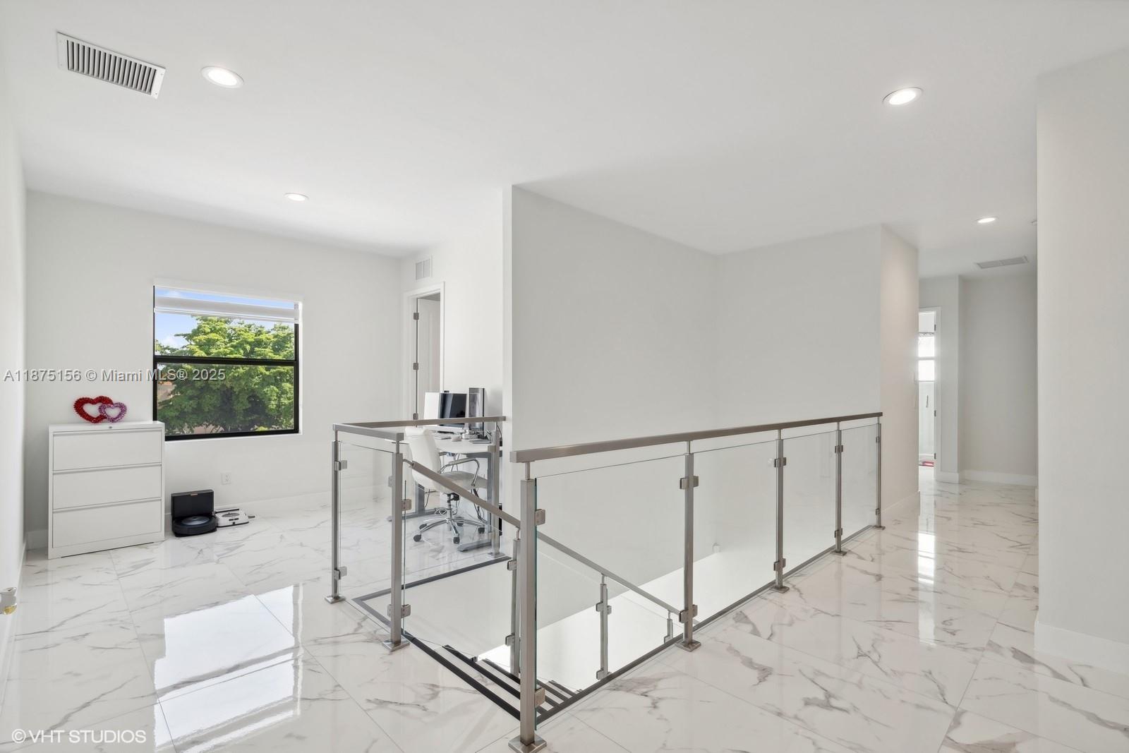 MIA ESTATES - Residential