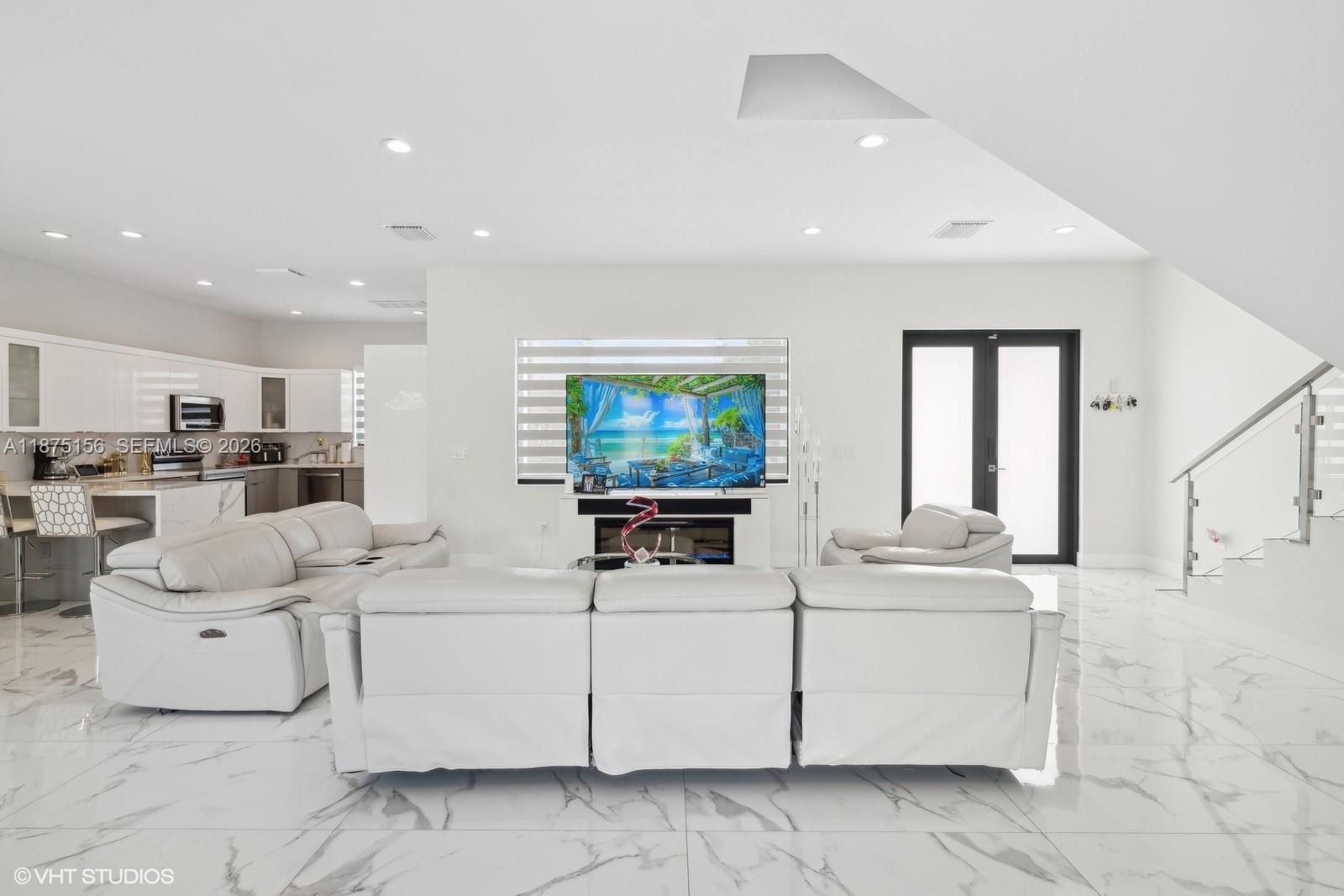 MIA ESTATES - Residential