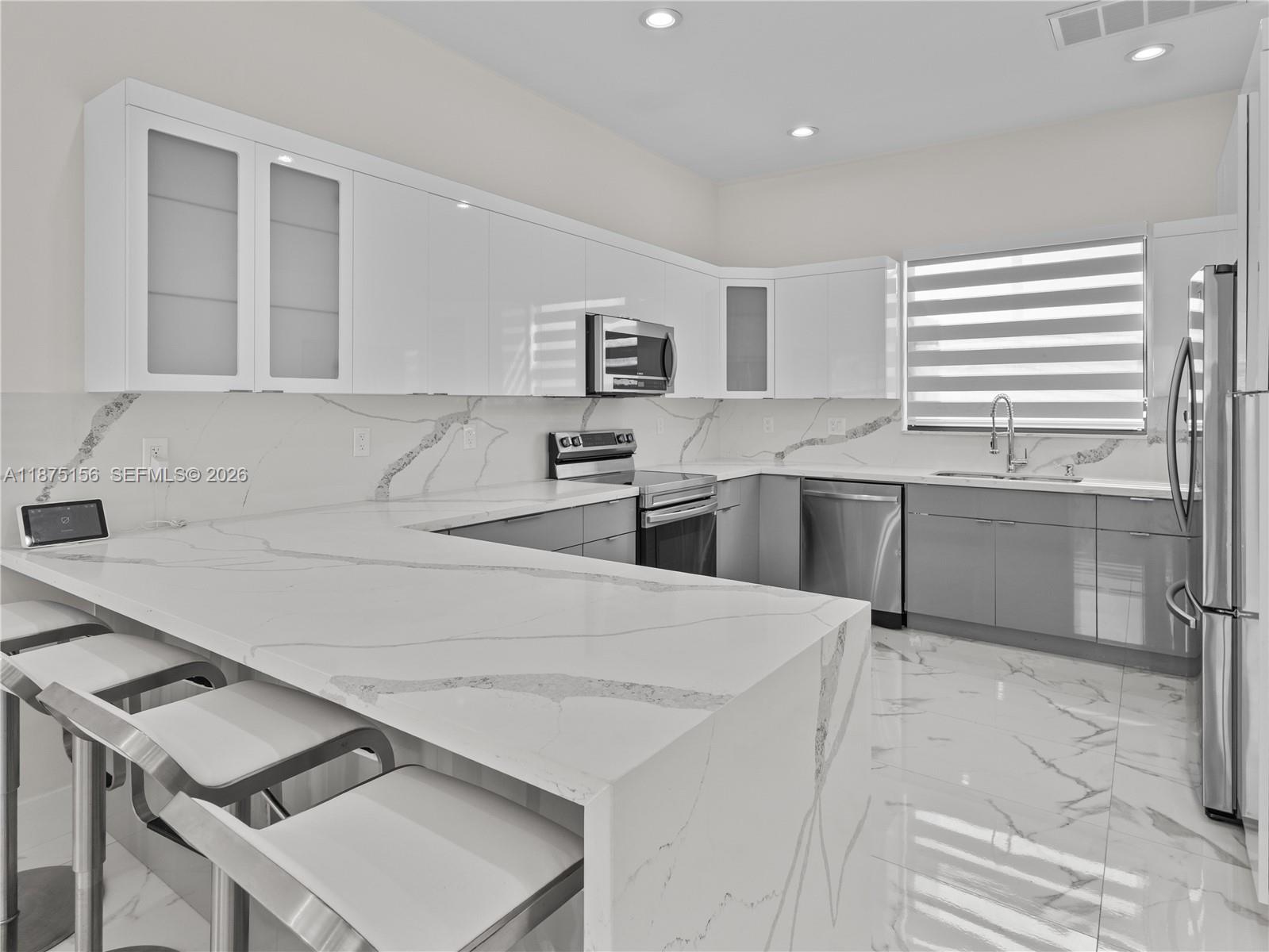 MIA ESTATES - Residential