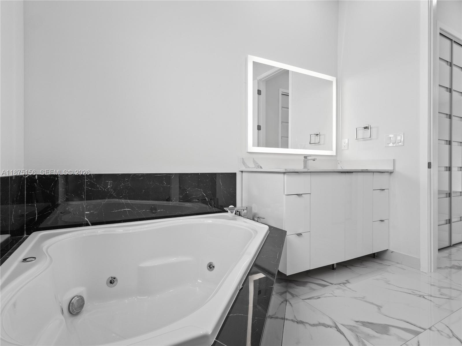 MIA ESTATES - Residential