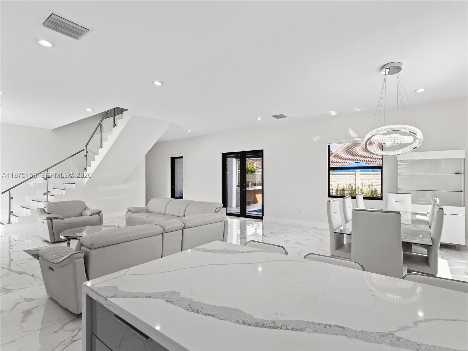 MIA ESTATES - Residential