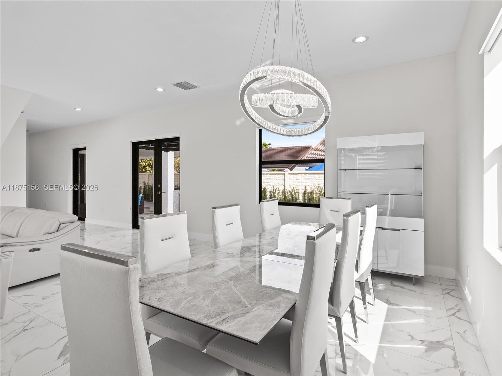 MIA ESTATES - Residential