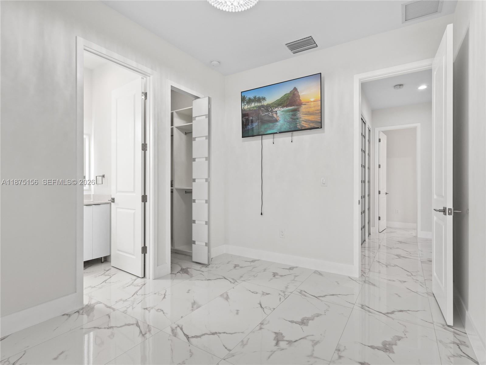 MIA ESTATES - Residential