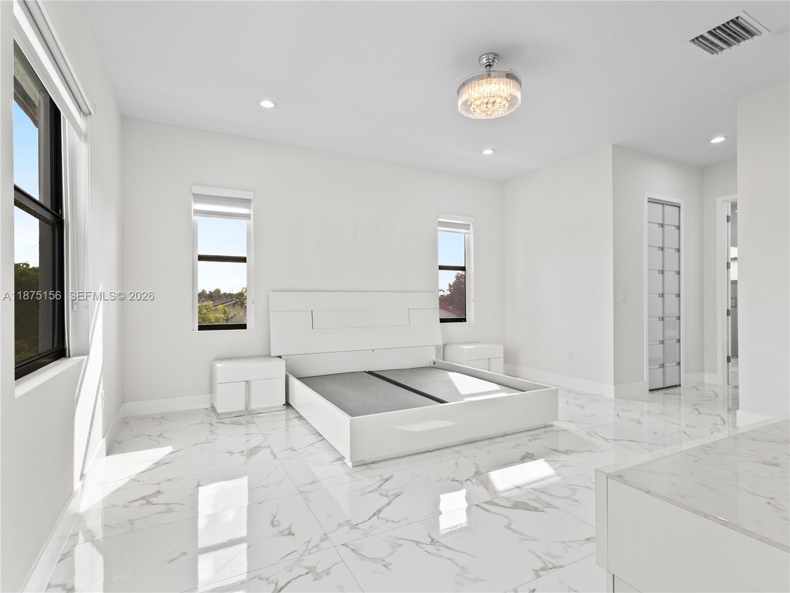 MIA ESTATES - Residential