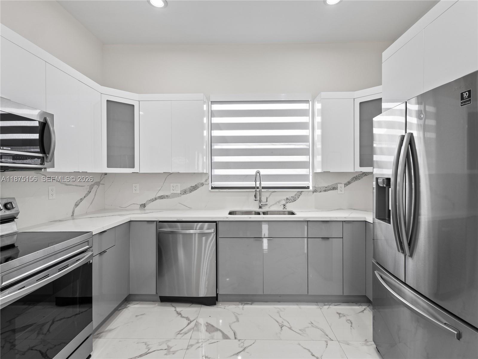 MIA ESTATES - Residential