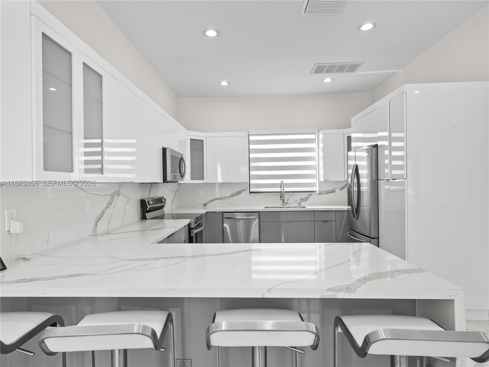 MIA ESTATES - Residential