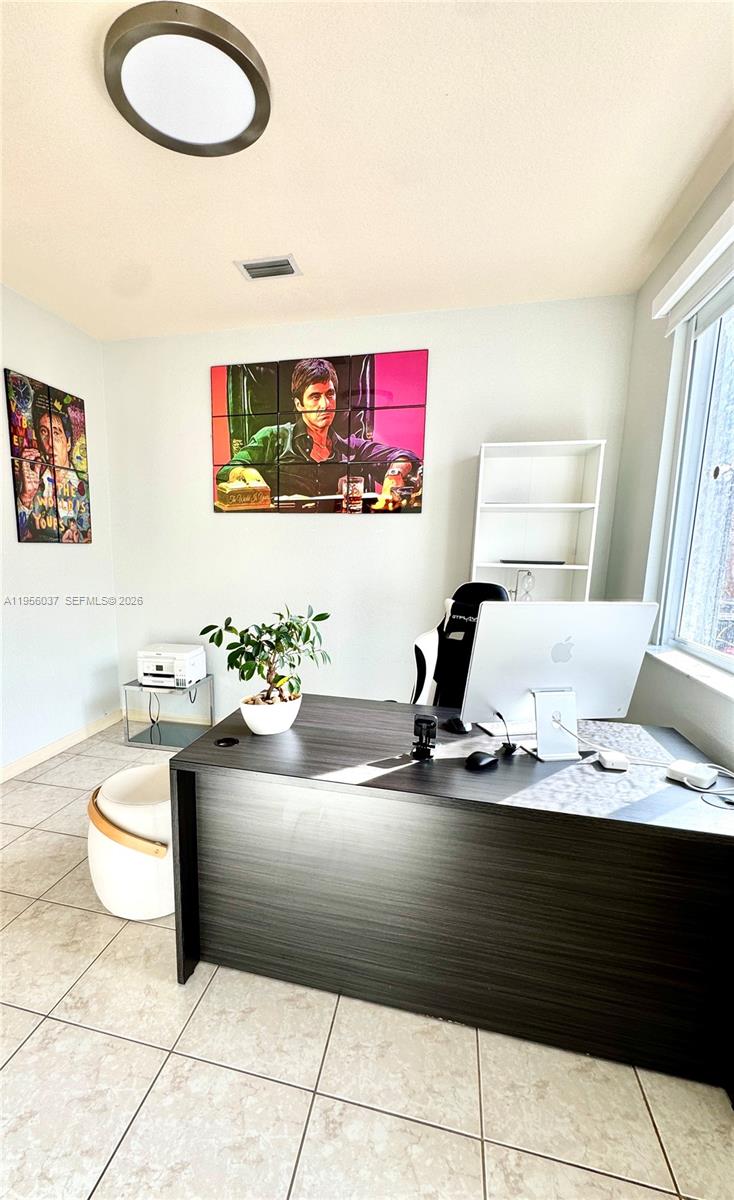 A B AT TAMIAMI TRAIL PHAS - Residential