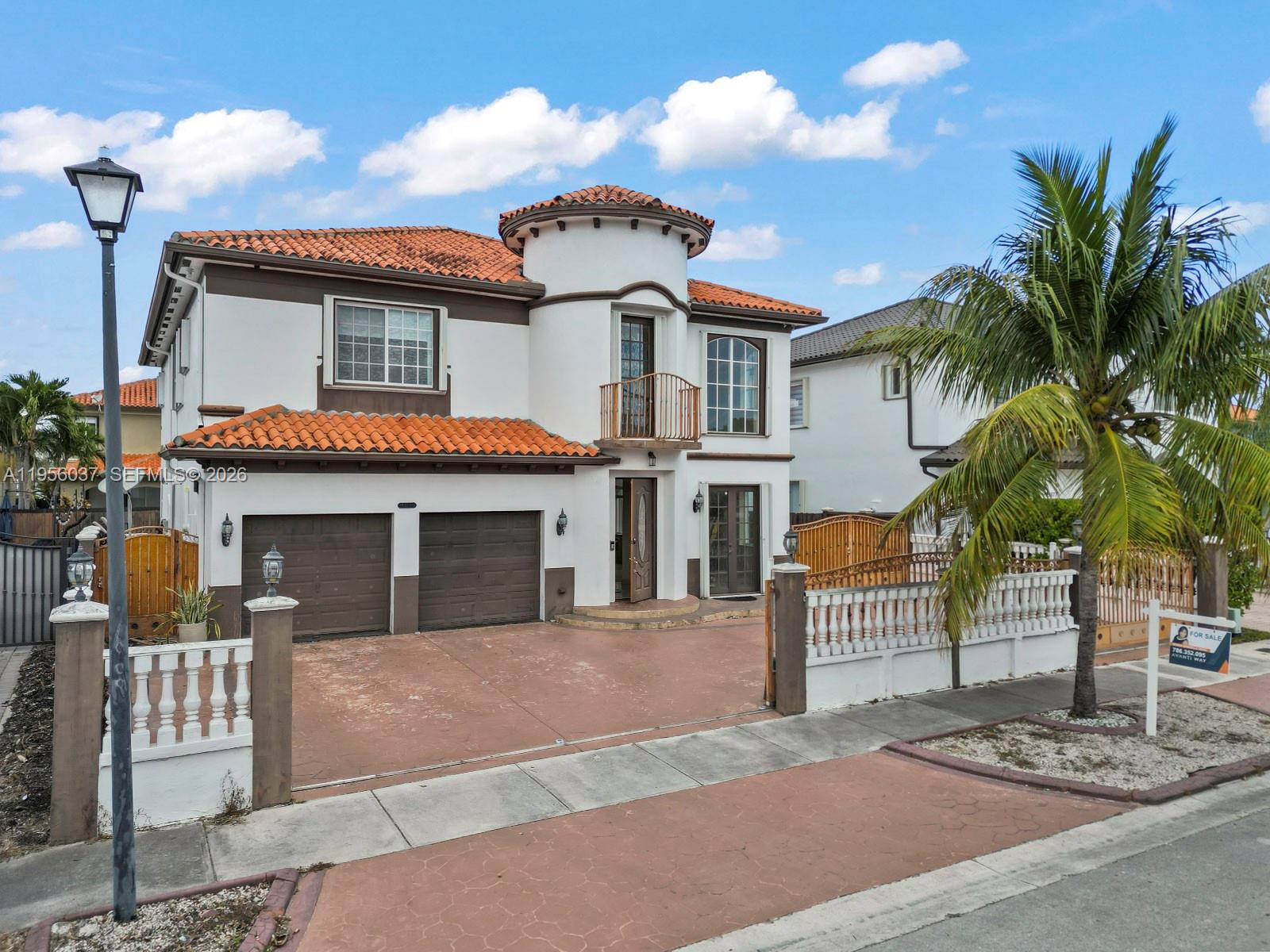 A B AT TAMIAMI TRAIL PHAS - Residential