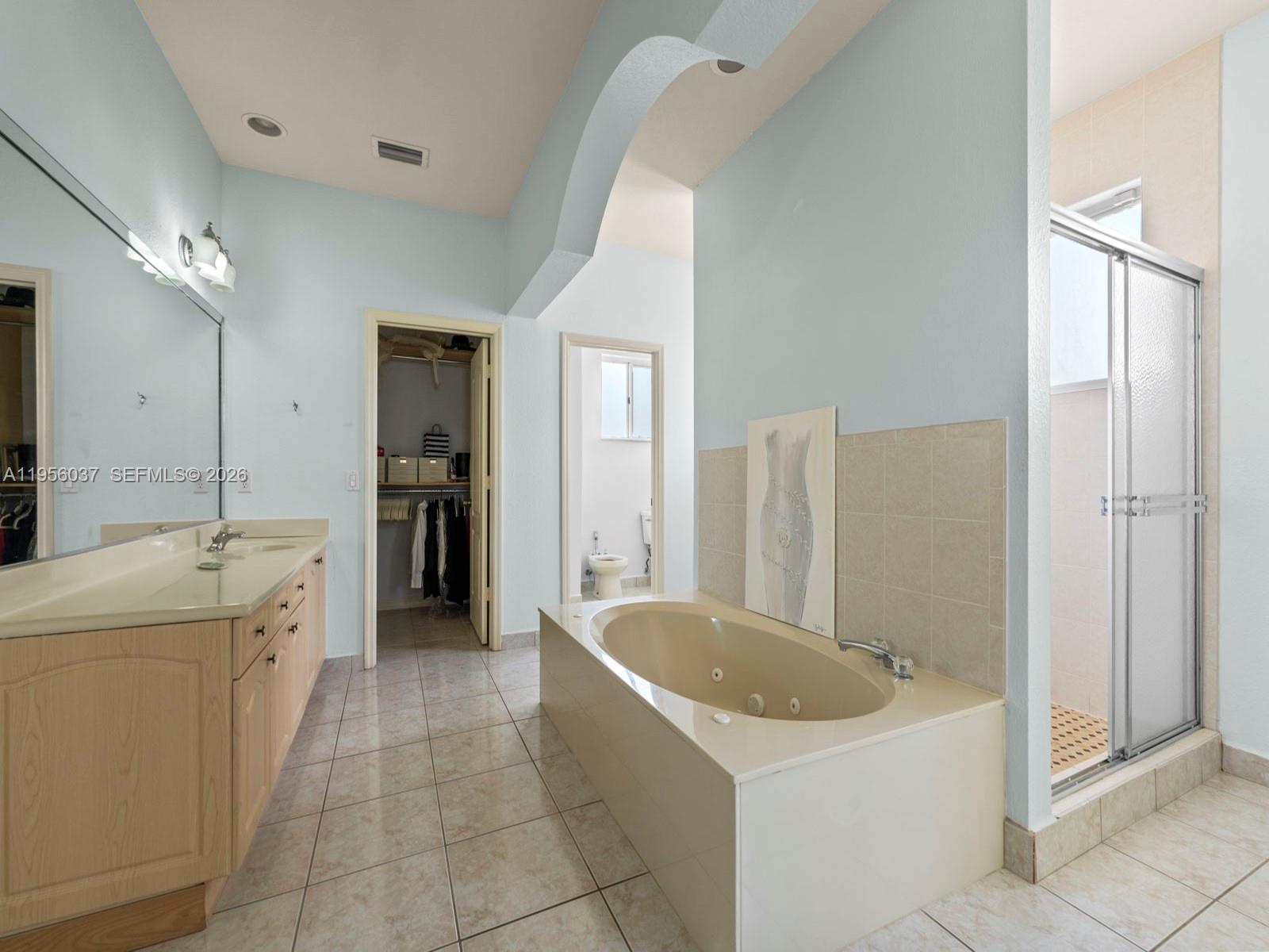 A B AT TAMIAMI TRAIL PHAS - Residential