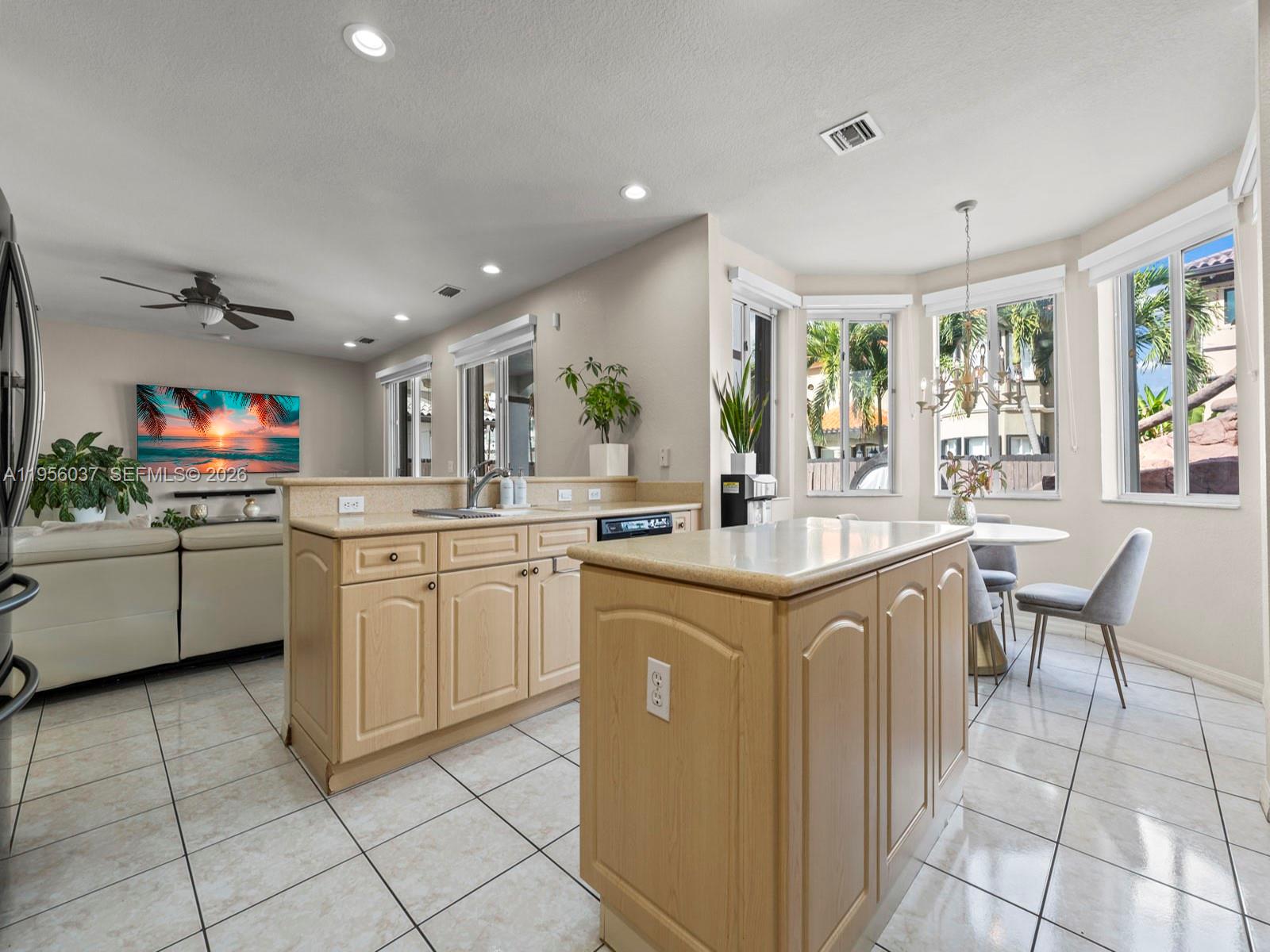 A B AT TAMIAMI TRAIL PHAS - Residential