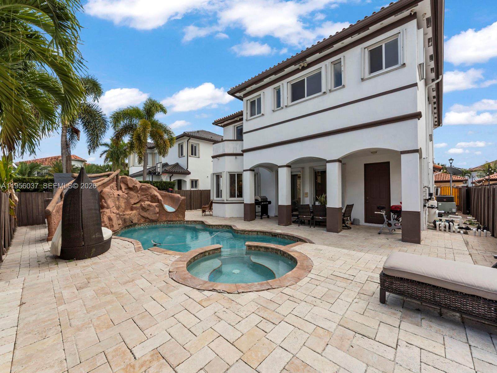 A B AT TAMIAMI TRAIL PHAS - Residential