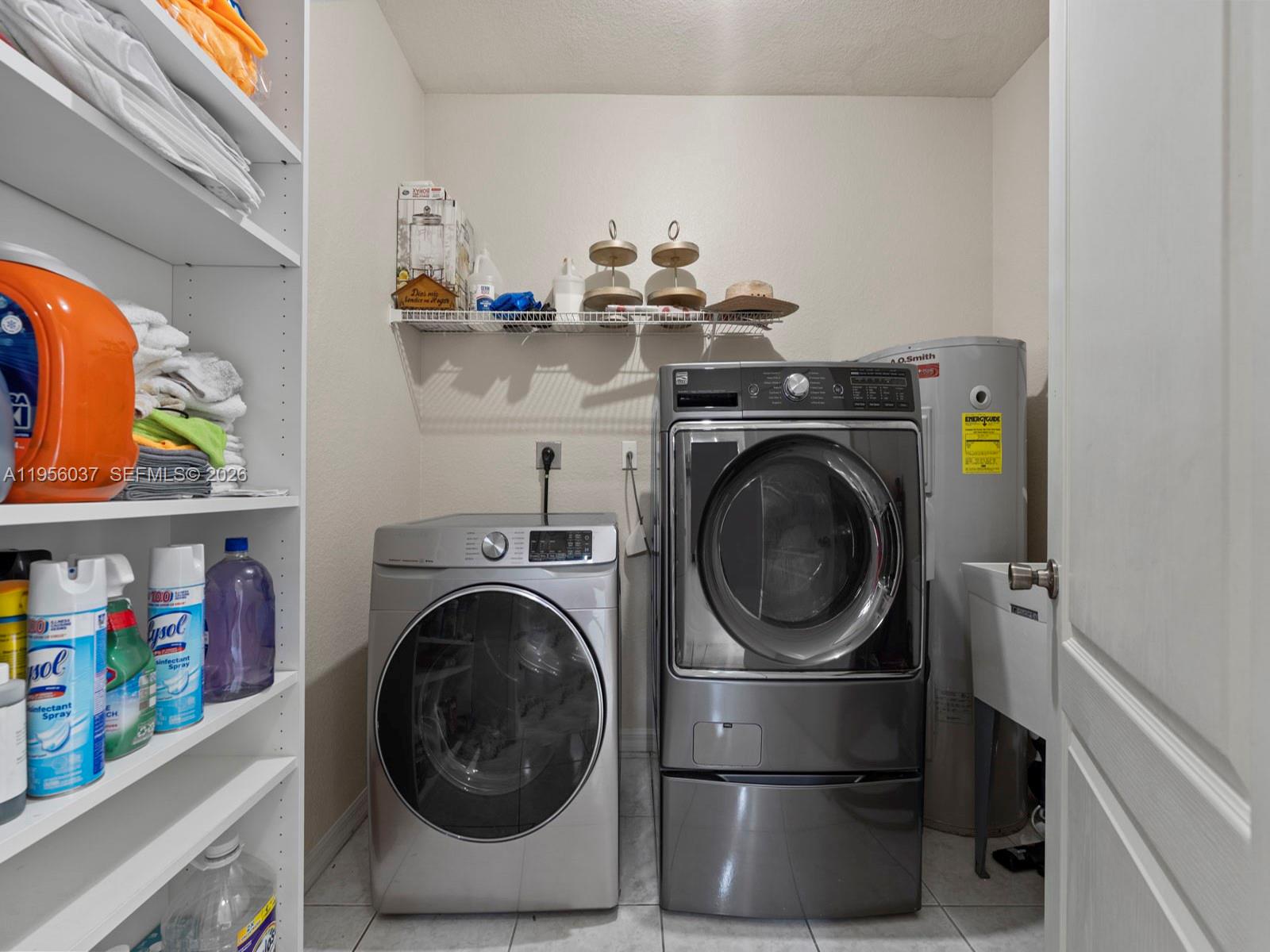 A B AT TAMIAMI TRAIL PHAS - Residential