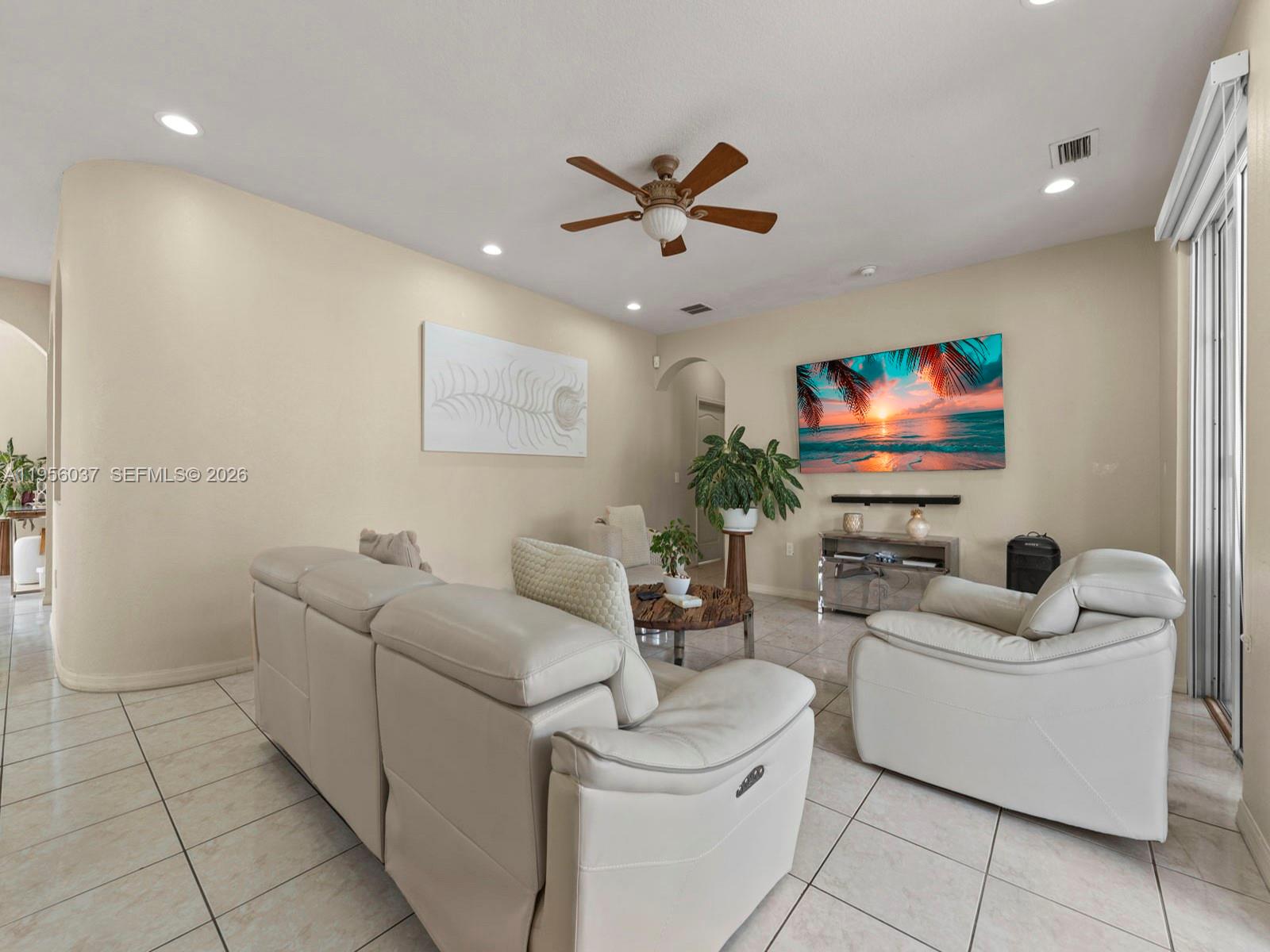 A B AT TAMIAMI TRAIL PHAS - Residential