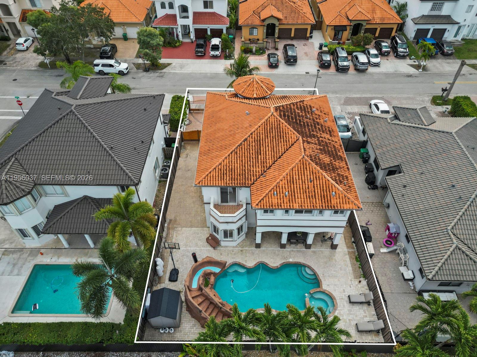 A B AT TAMIAMI TRAIL PHAS - Residential