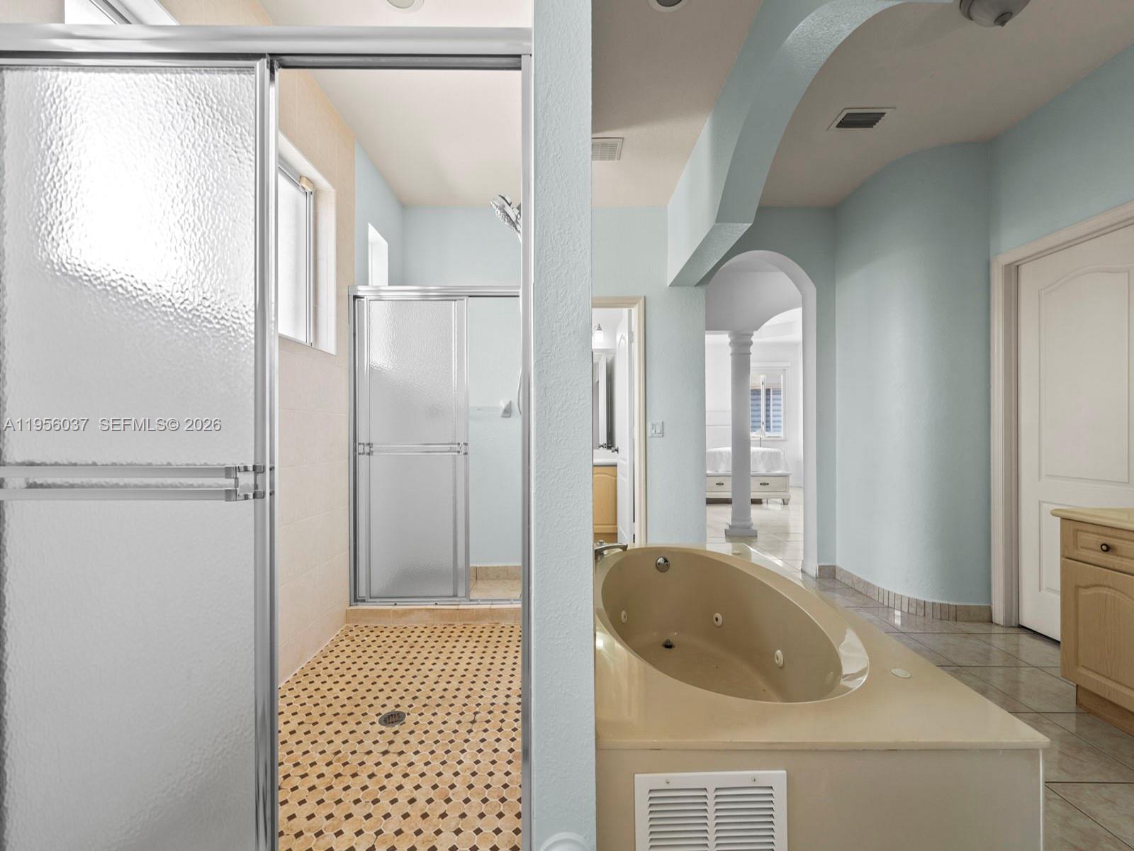 A B AT TAMIAMI TRAIL PHAS - Residential