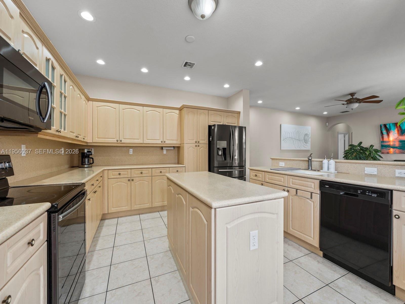 A B AT TAMIAMI TRAIL PHAS - Residential