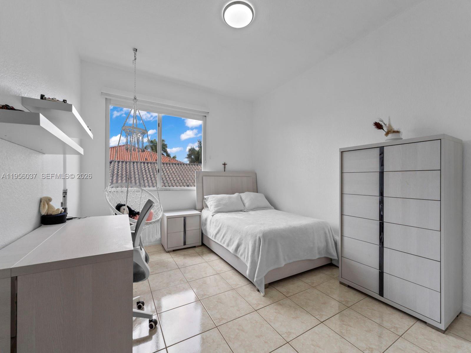 A B AT TAMIAMI TRAIL PHAS - Residential