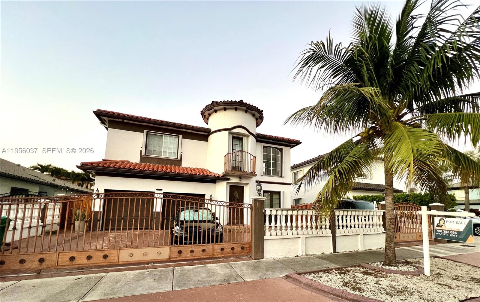 A B AT TAMIAMI TRAIL PHAS - Residential