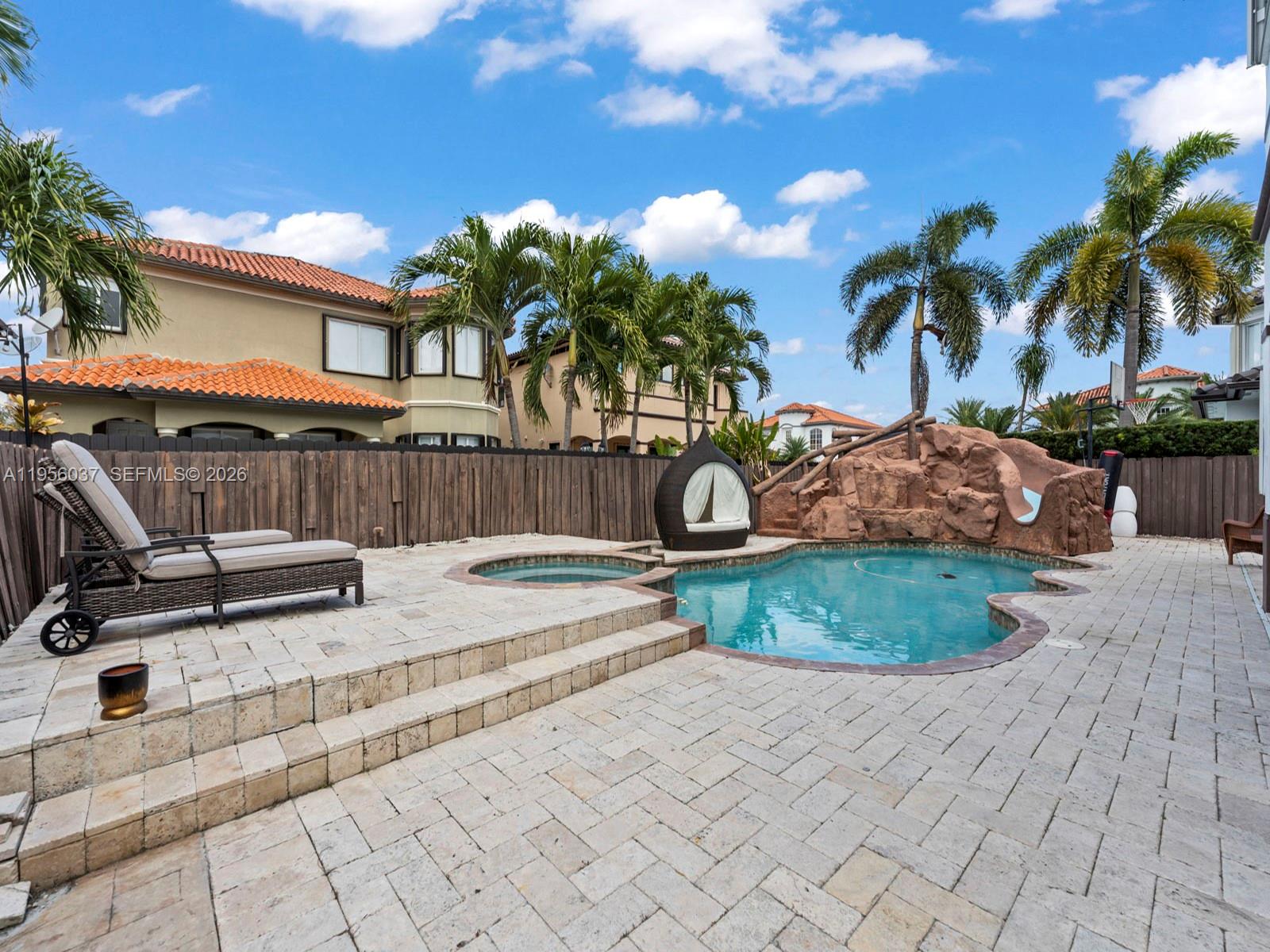 A B AT TAMIAMI TRAIL PHAS - Residential