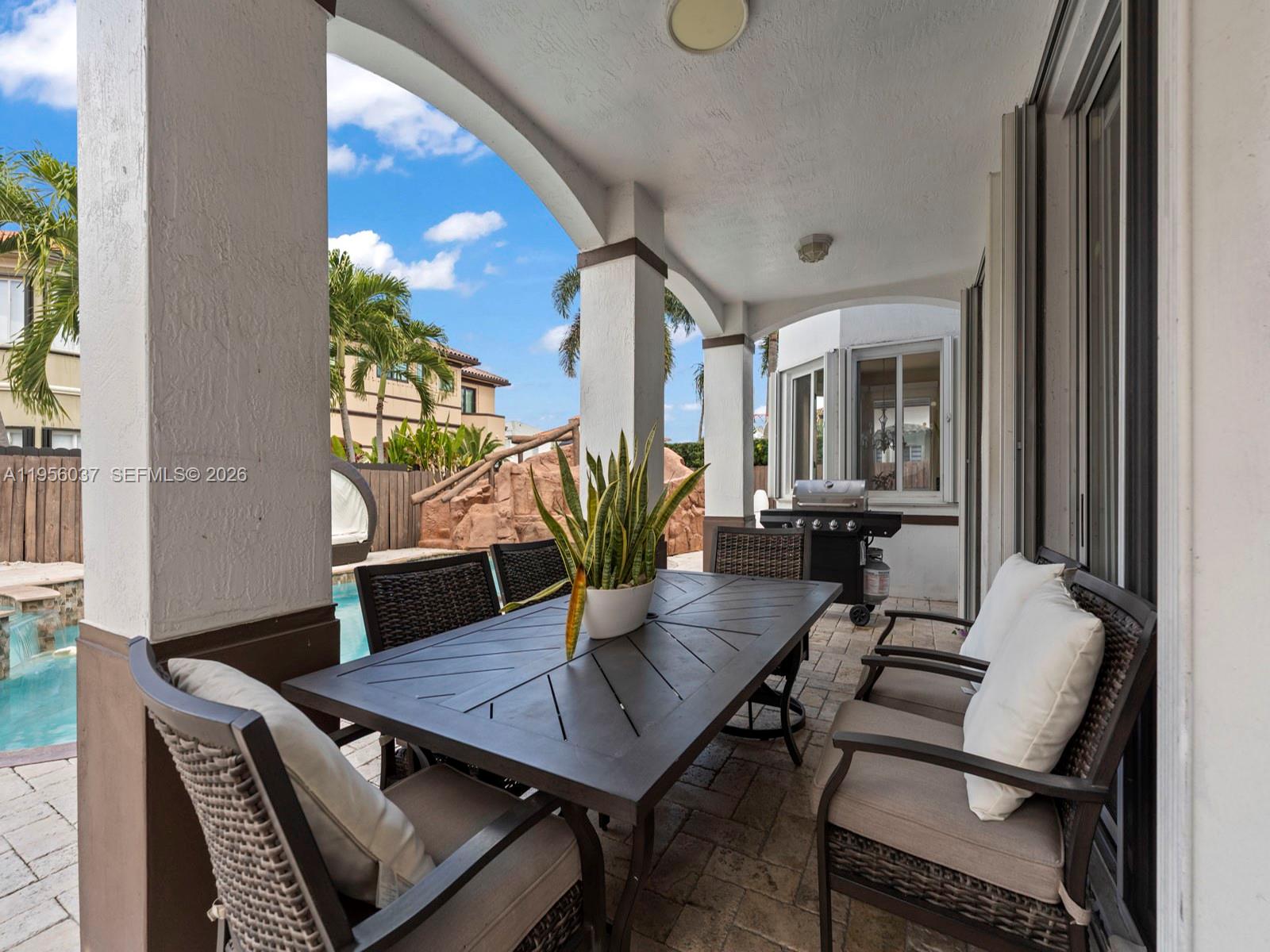 A B AT TAMIAMI TRAIL PHAS - Residential