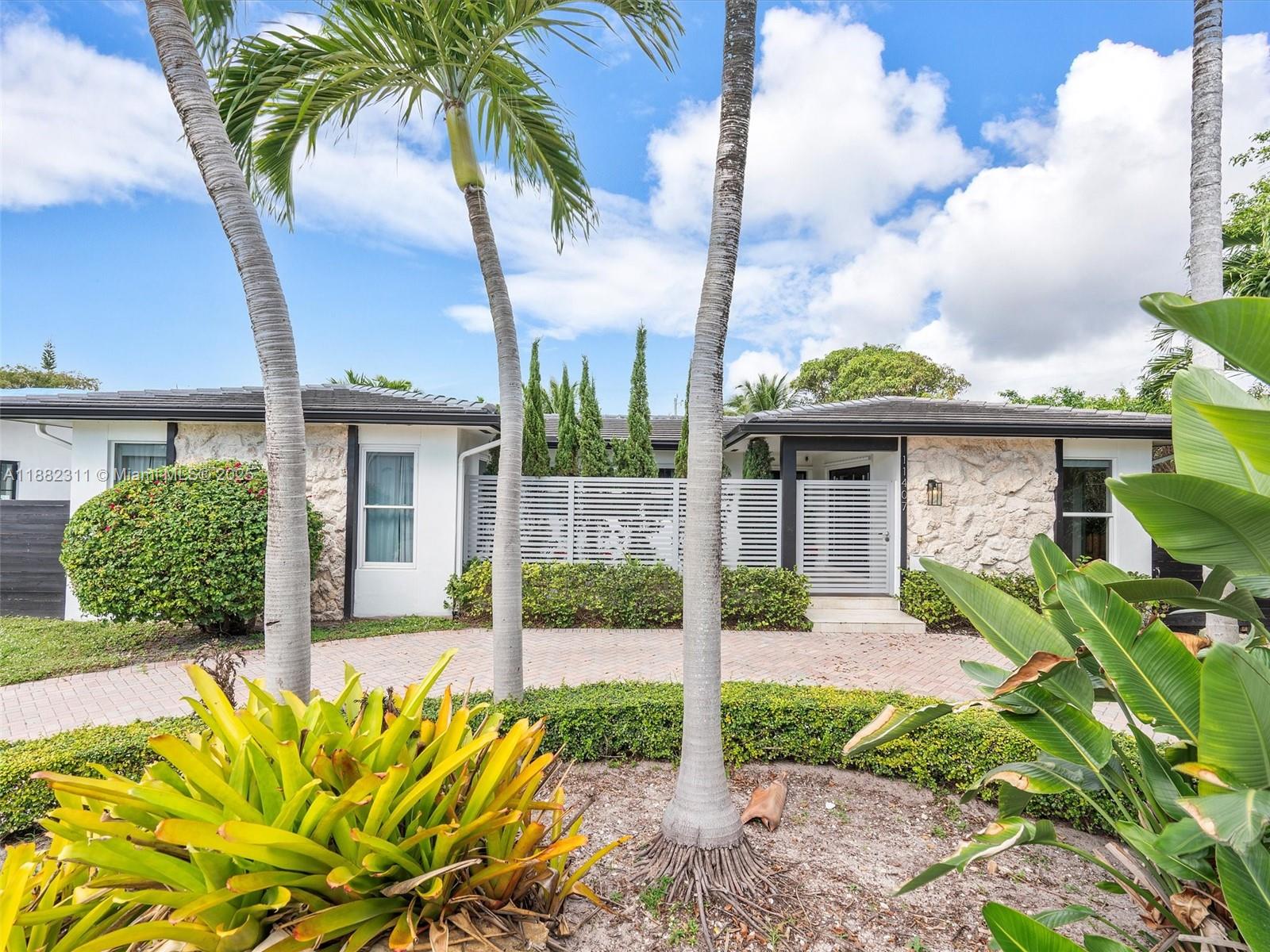 11407 N Bayshore Dr