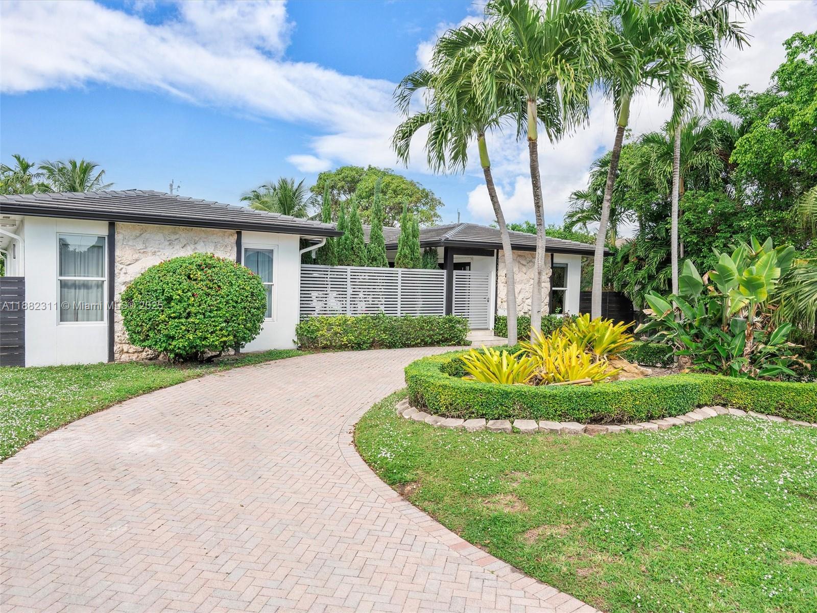 11407 N Bayshore Dr