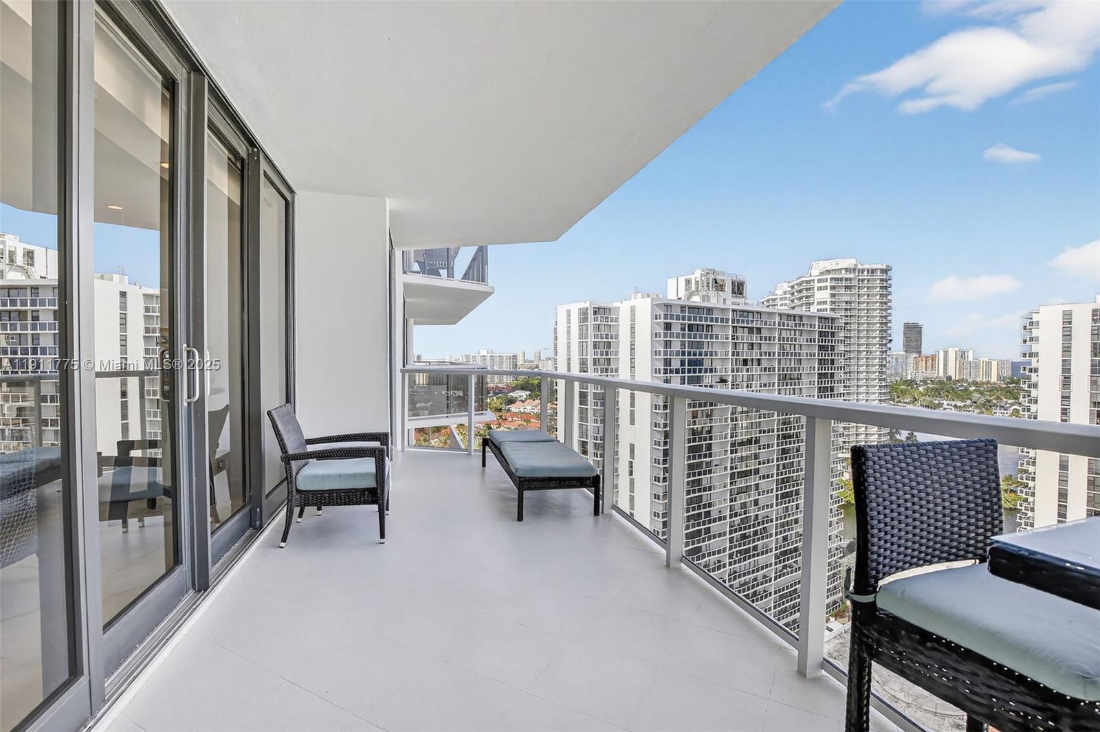 HAMPTONS WEST CONDO - Residential