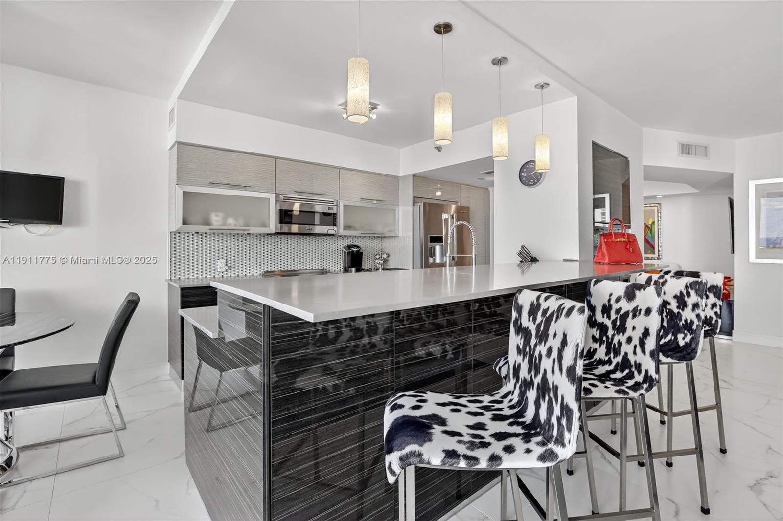 HAMPTONS WEST CONDO - Residential