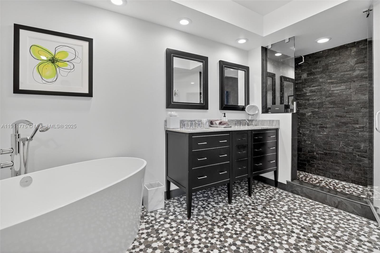 HAMPTONS WEST CONDO - Residential