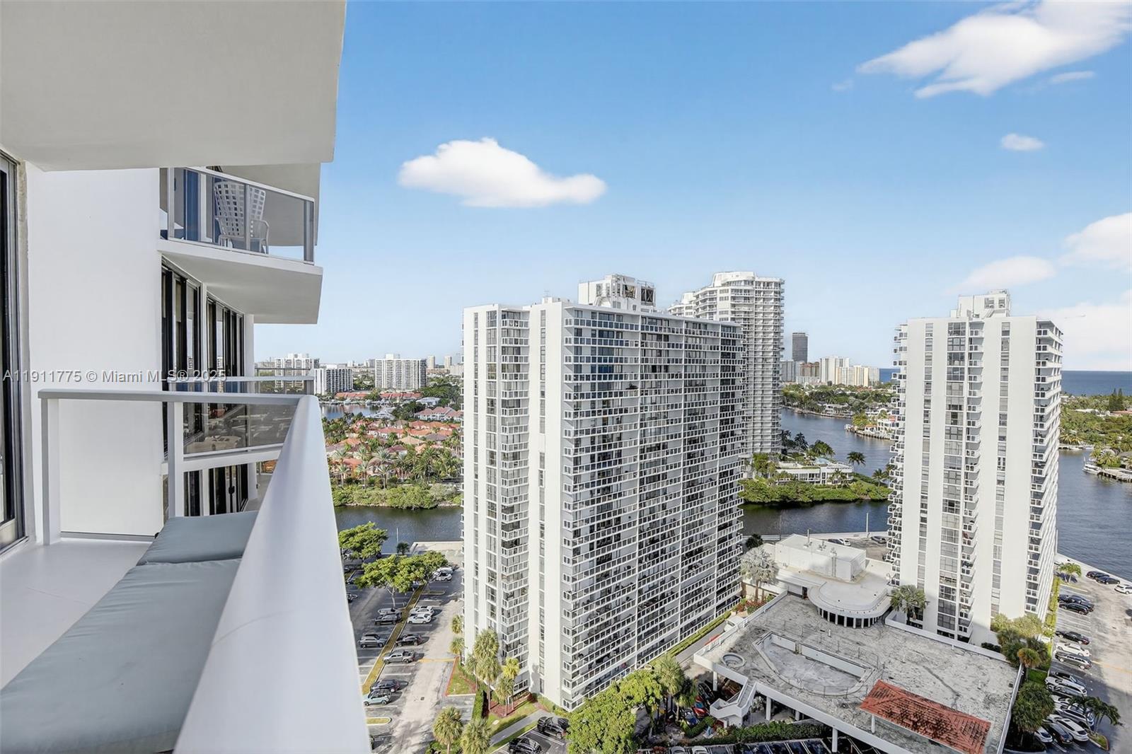 HAMPTONS WEST CONDO - Residential