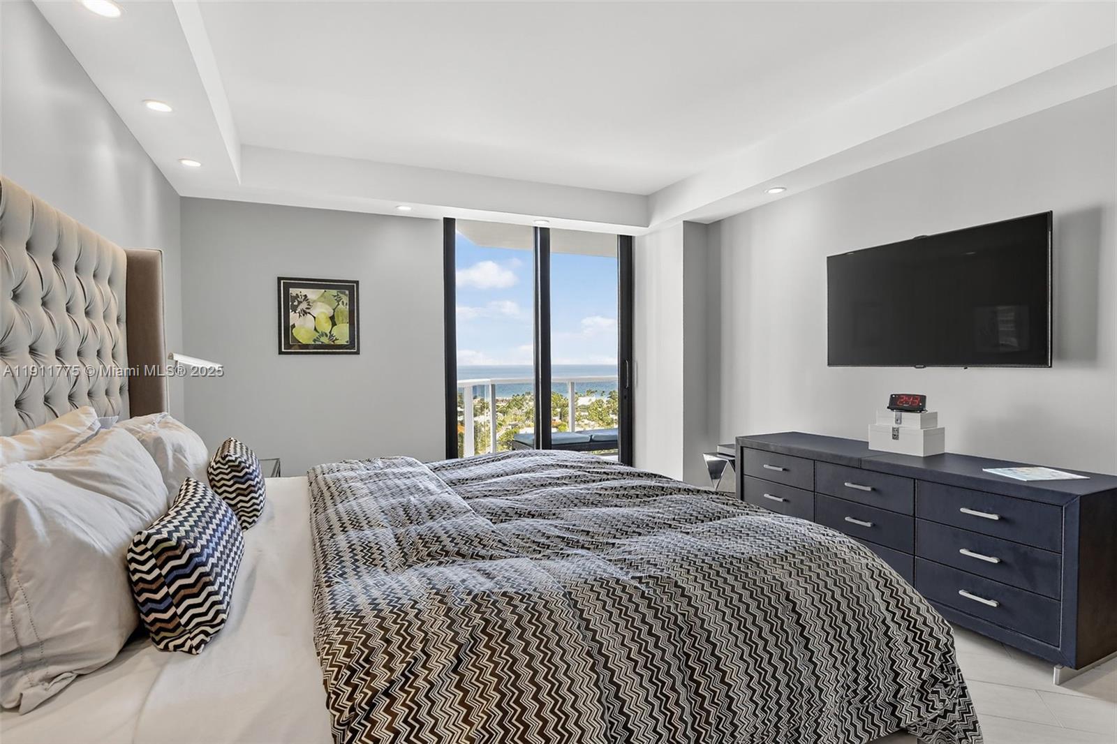 HAMPTONS WEST CONDO - Residential