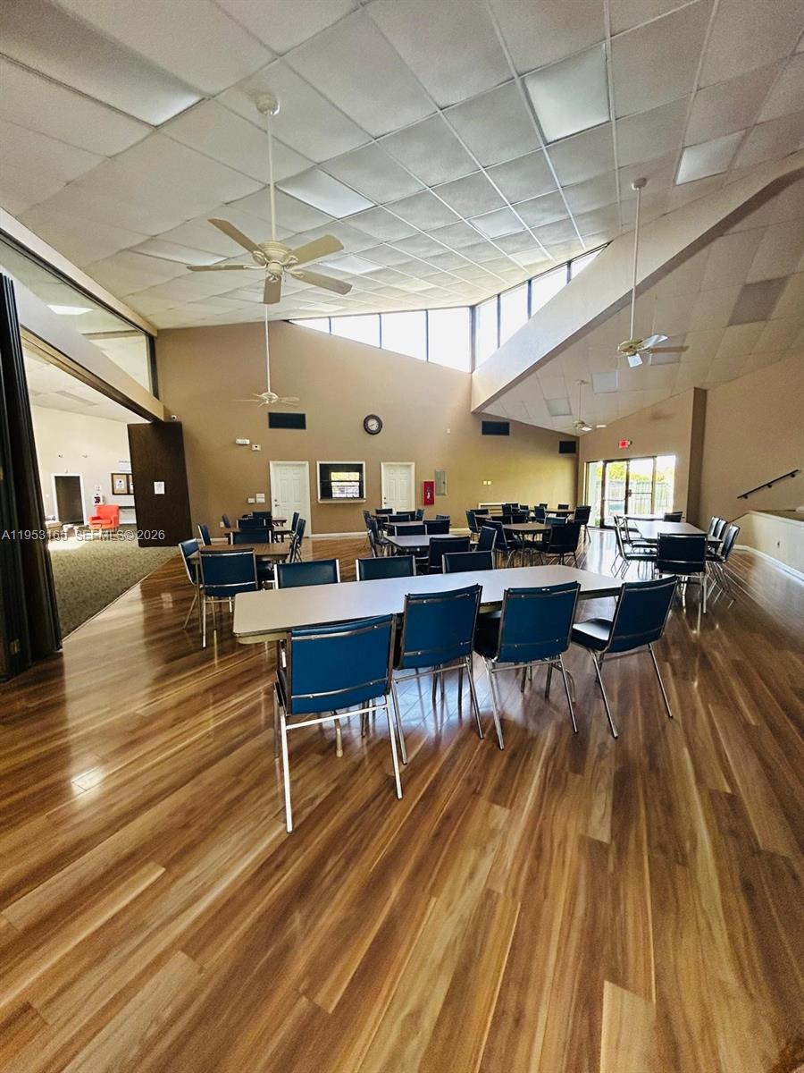 SANDS POINT CONDOMINIUM I - Residential