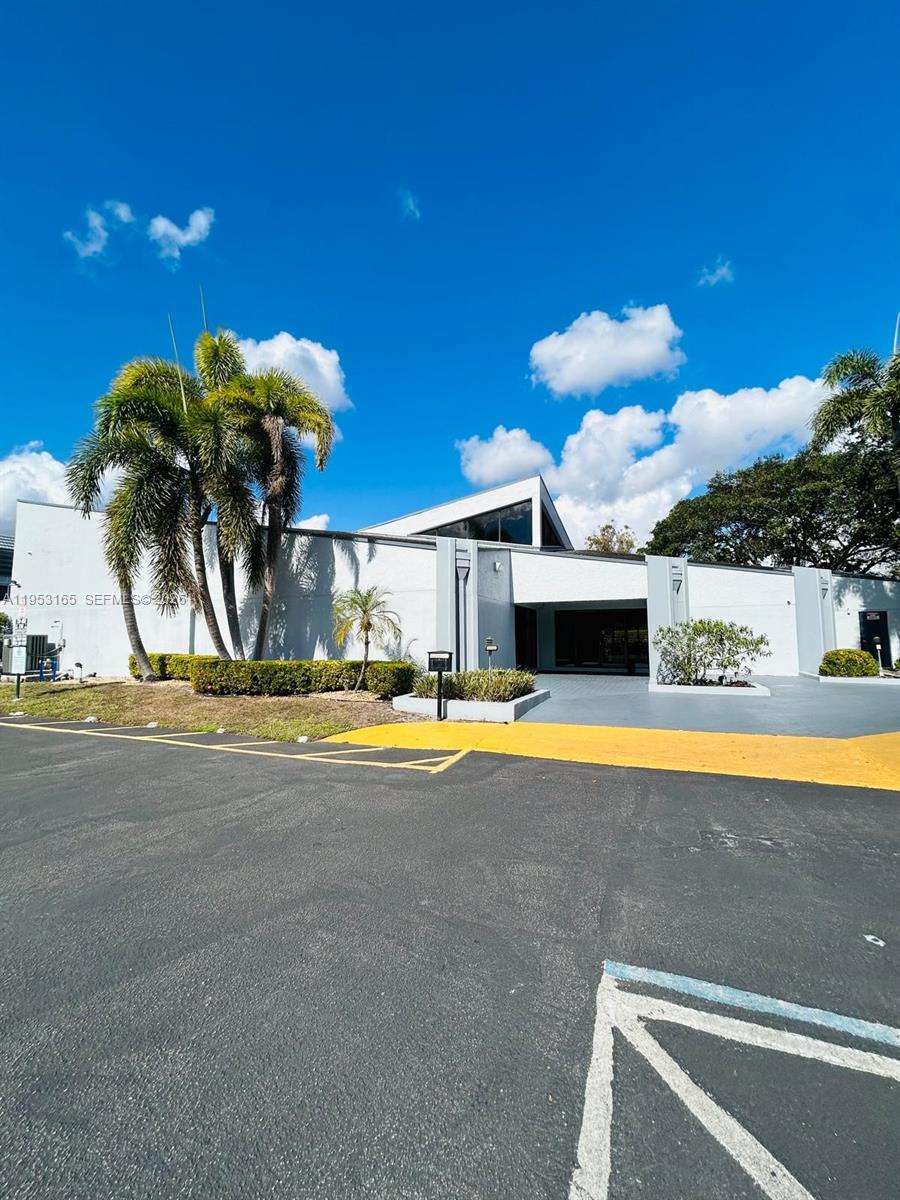 SANDS POINT CONDOMINIUM I - Residential