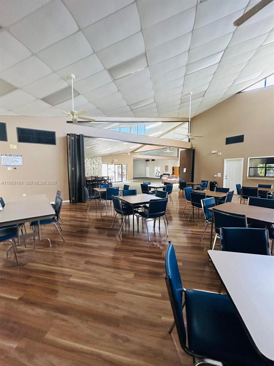 SANDS POINT CONDOMINIUM I - Residential