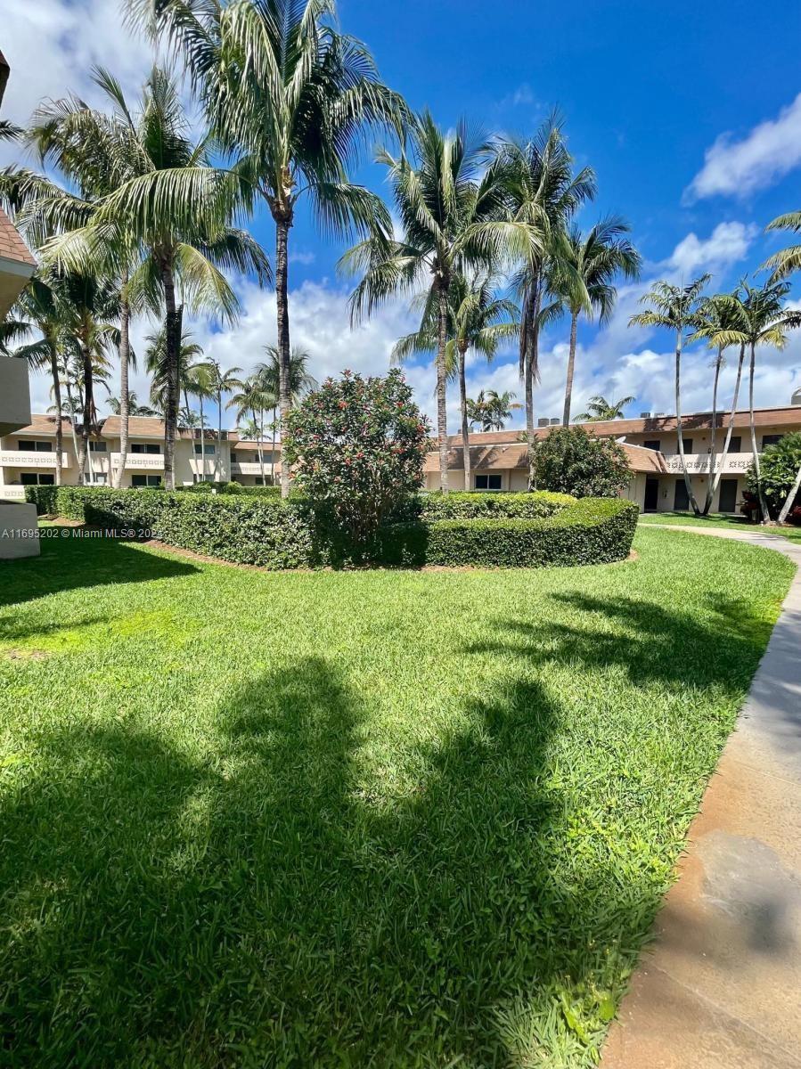 One bedroom, one bath condo at Villagio at Palmetto Bay. Recent kitchen and bathroom renovations and freshly painted. Right next to Publix with direct access to the Publix parking lot. Gated complex with a quiet pool. One assigned parking spot.